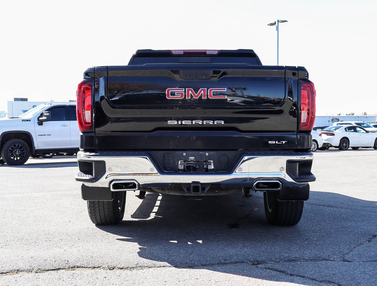 2024 GMC Sierra 1500 SLT Photo3