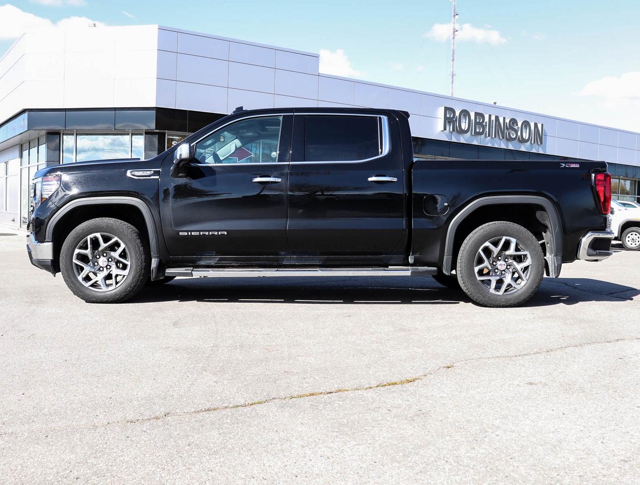 2024 GMC Sierra 1500 SLT Photo4