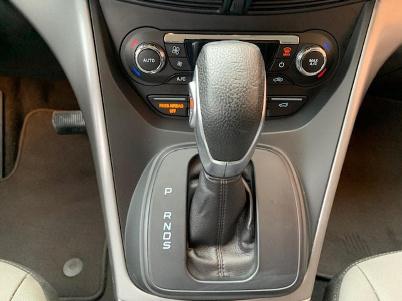 2015 Ford Escape SE Photo