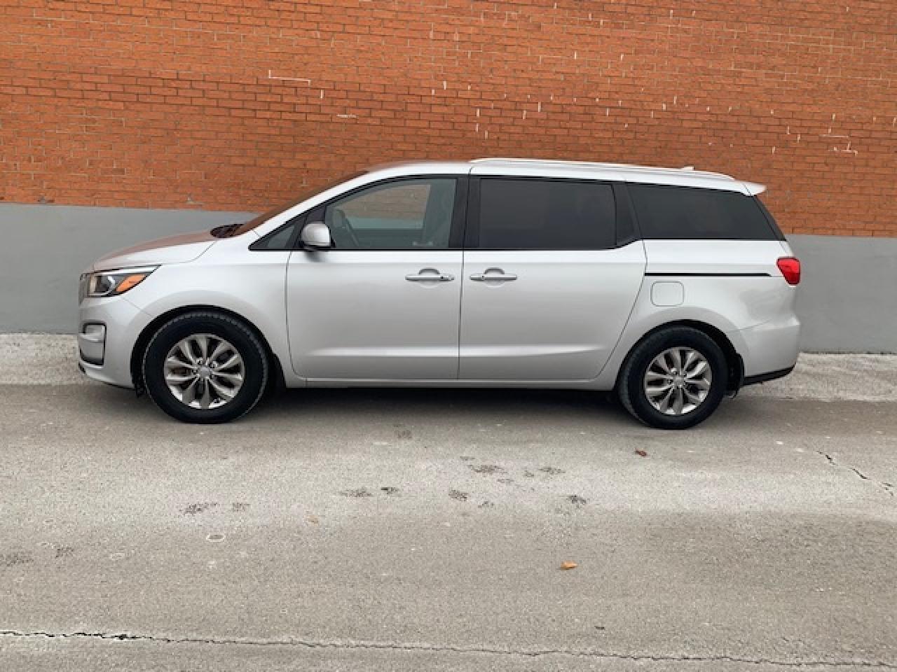 2021 Kia Sedona LX+ Photo