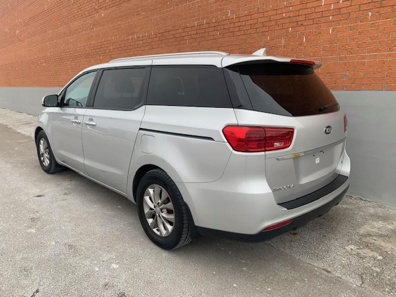 2021 Kia Sedona LX+ Photo
