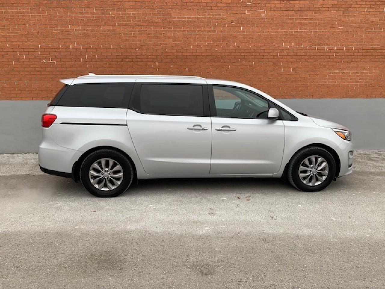 2021 Kia Sedona LX+ Photo