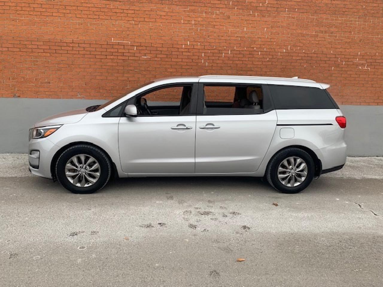 2021 Kia Sedona LX+ Photo