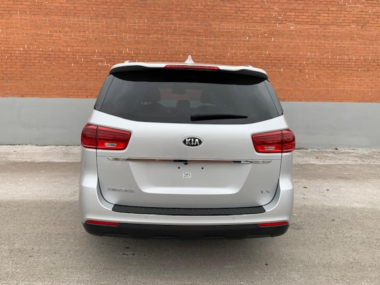 2021 Kia Sedona LX+ Photo