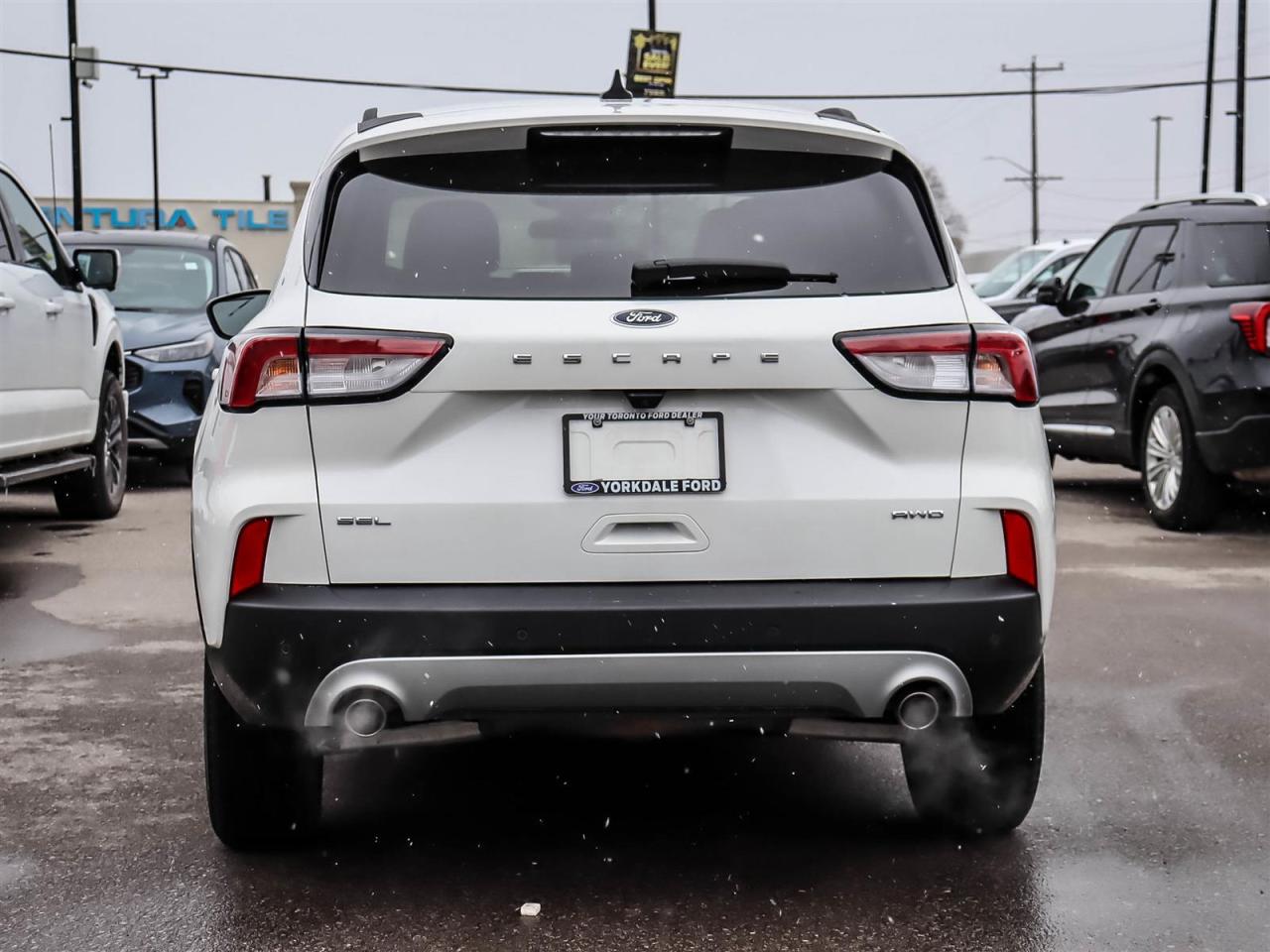 2022 Ford Escape SEL Photo3