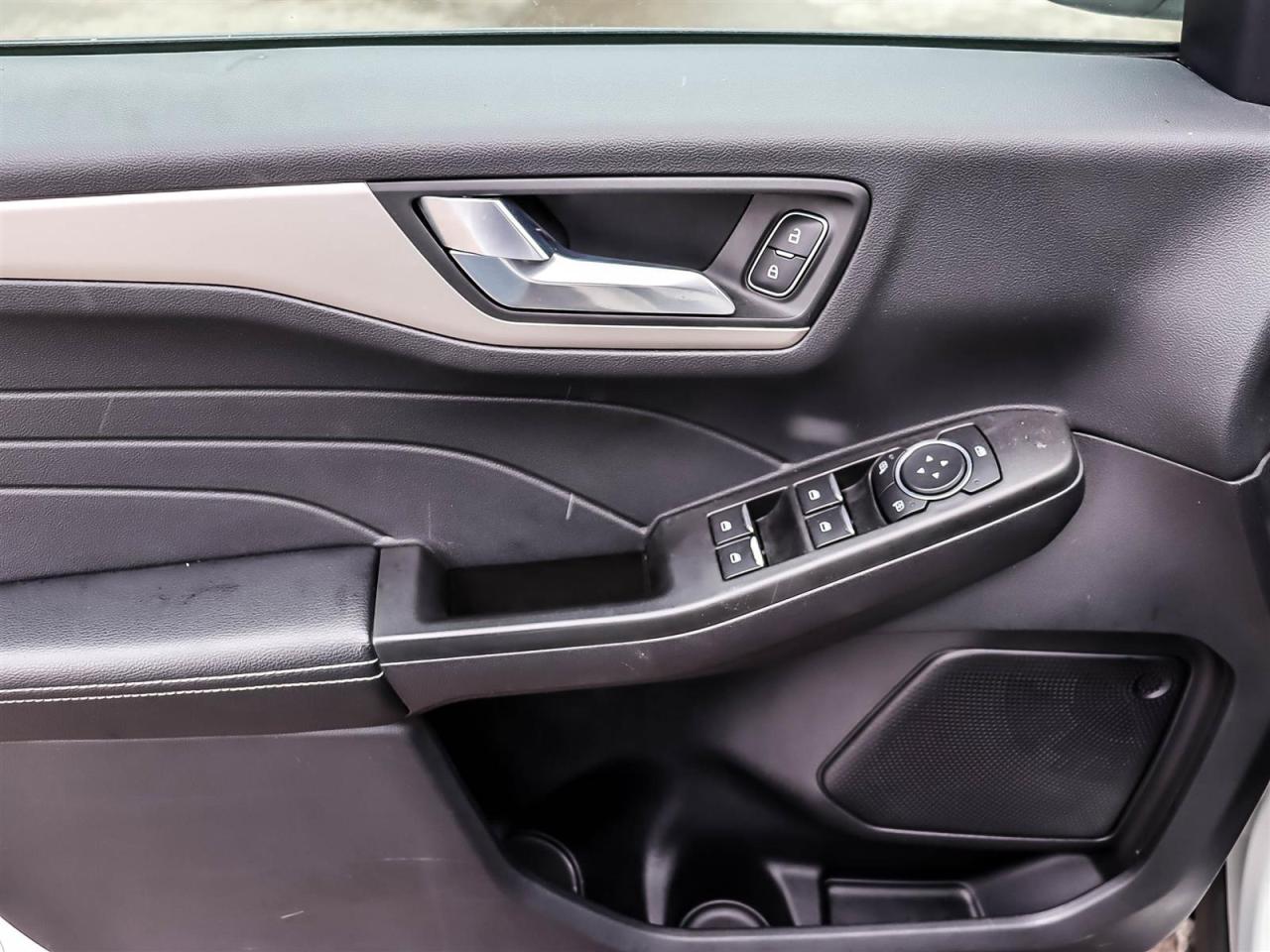 2022 Ford Escape SEL Photo