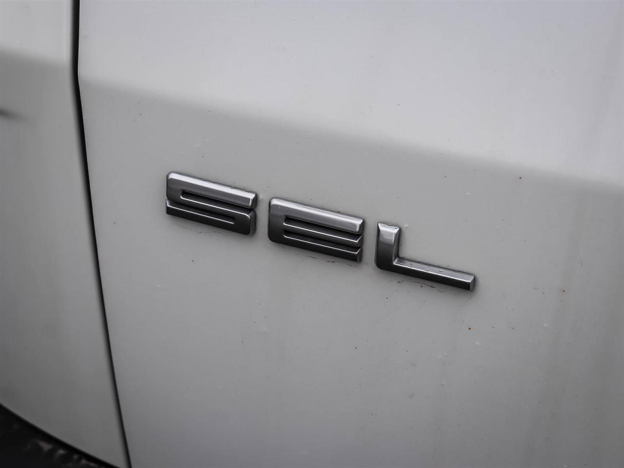 2022 Ford Escape SEL Photo