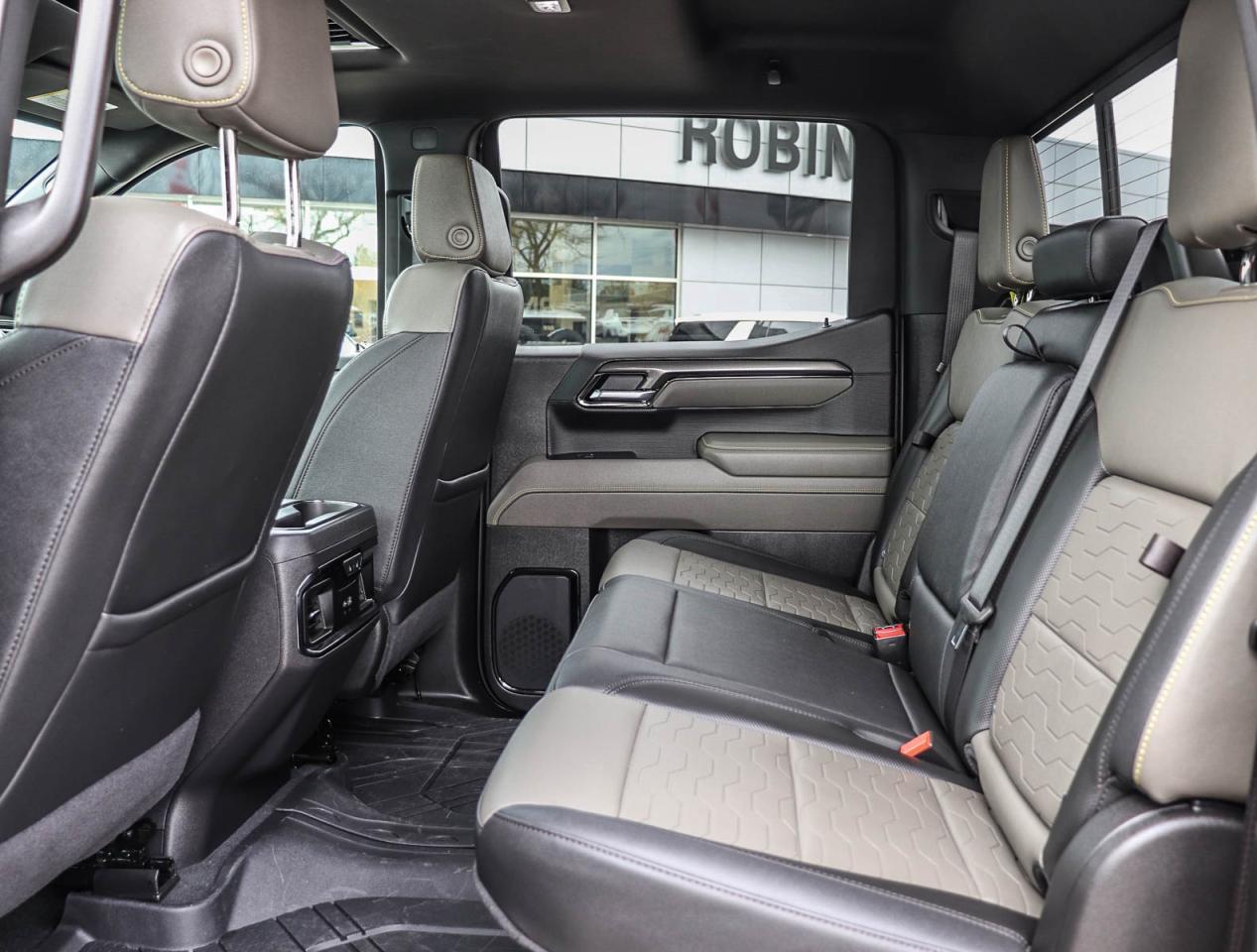 2025 Chevrolet Silverado 1500 ZR2 Photo