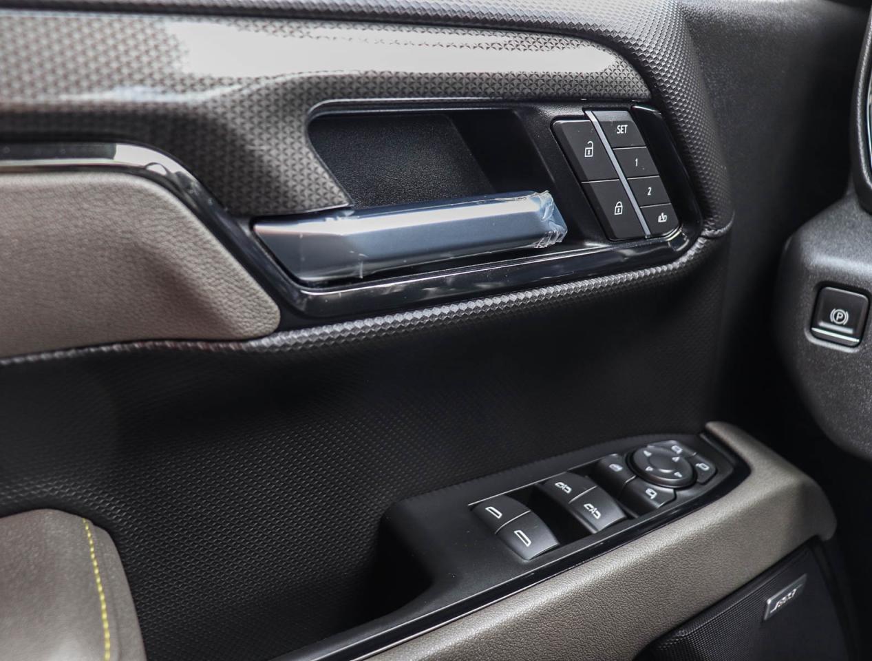 2025 Chevrolet Silverado 1500 ZR2 Photo