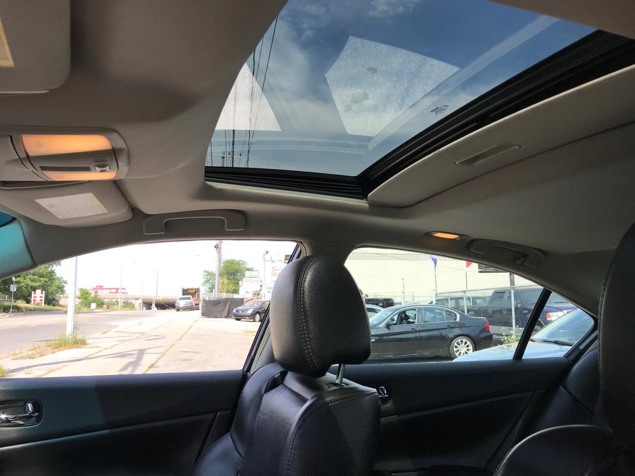 2014 Nissan Maxima SV/LEATHER/SUNROOF Photo