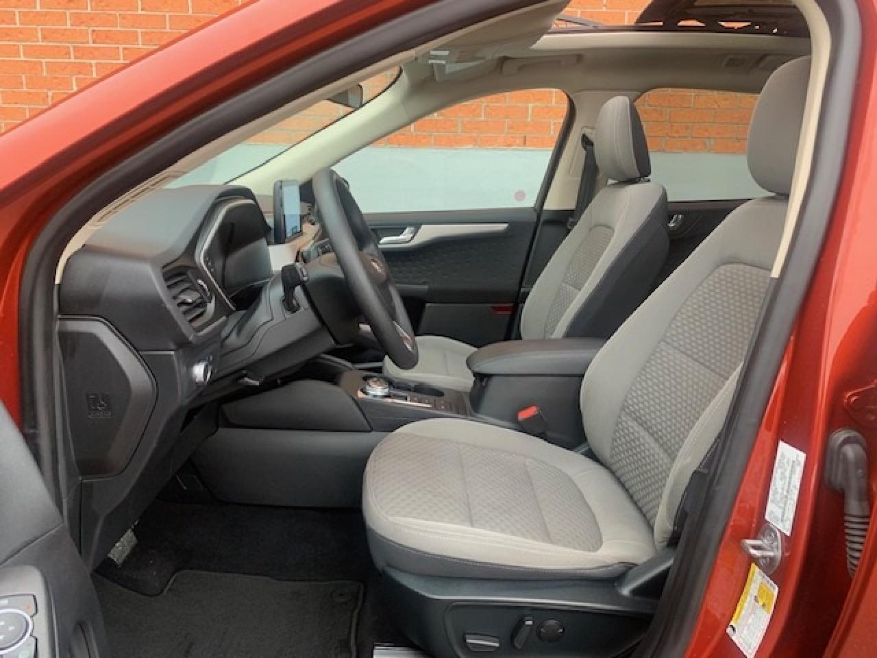 2020 Ford Escape SE AWD Photo