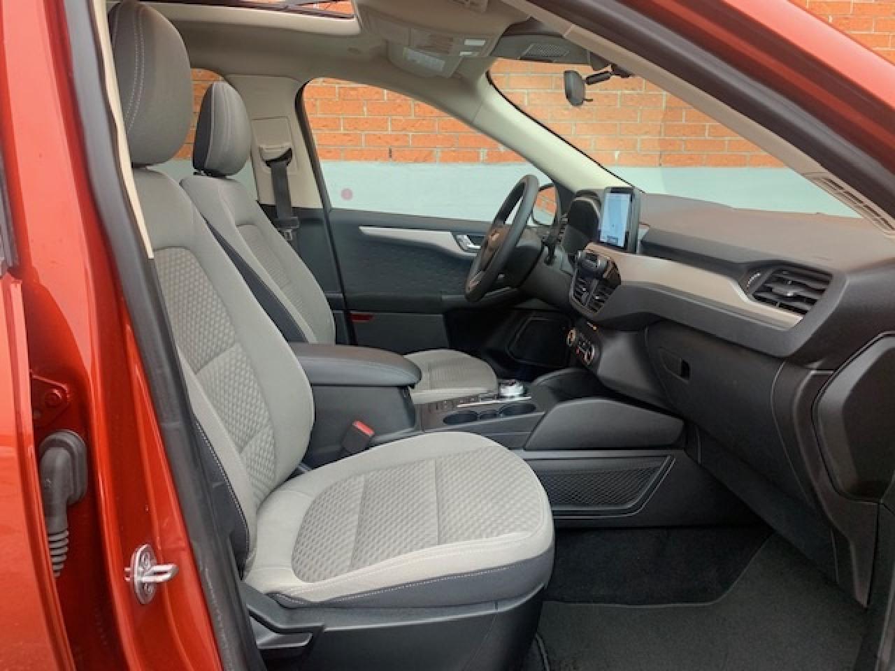 2020 Ford Escape SE AWD Photo