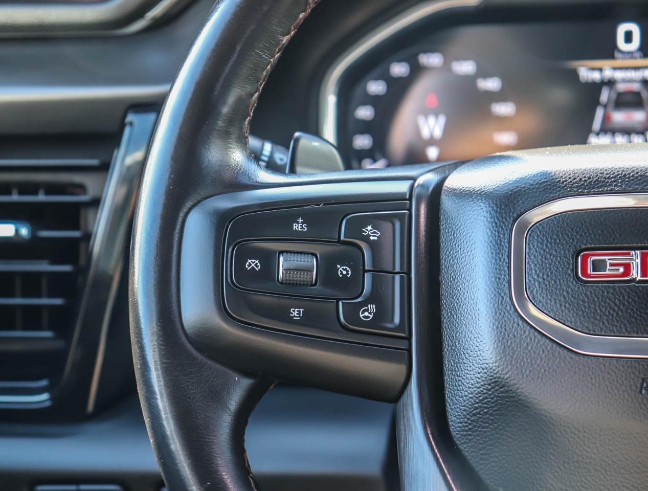 2023 GMC Sierra 1500 AT4 Photo