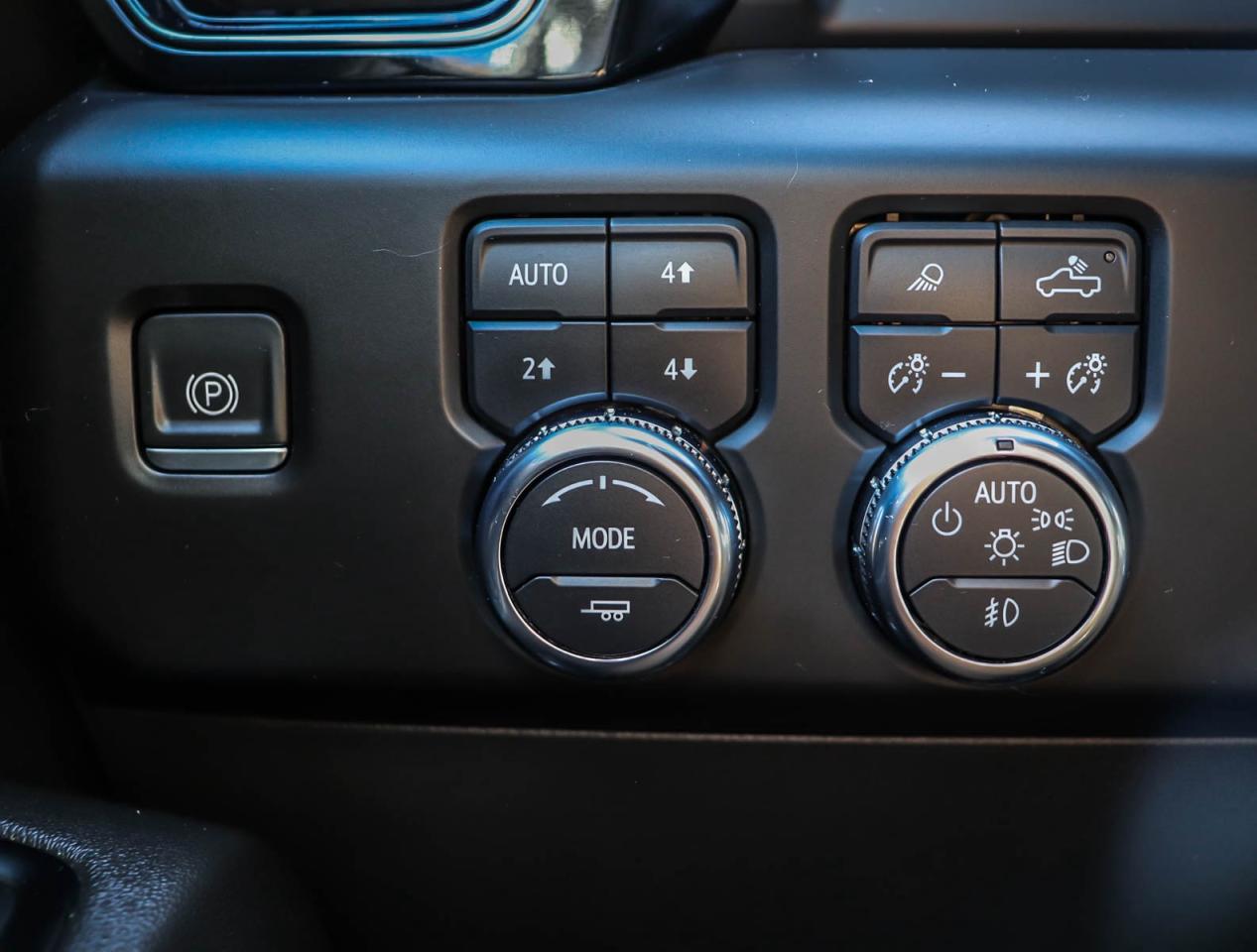 2023 GMC Sierra 1500 AT4 Photo