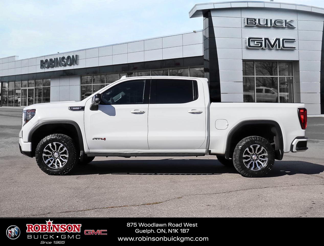 2023 GMC Sierra 1500 AT4 Photo