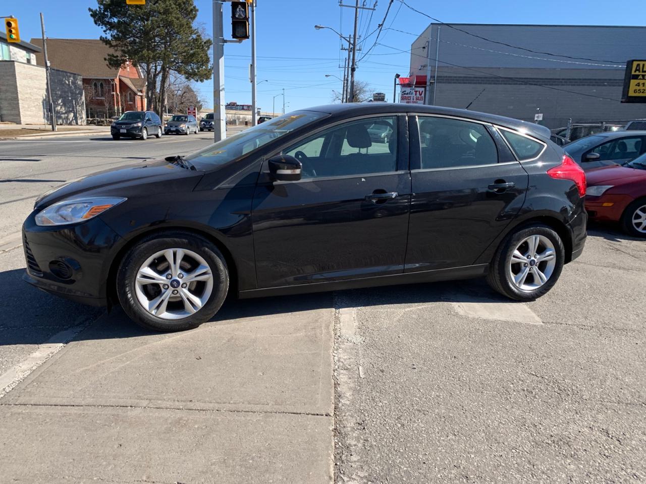 2013 Ford Focus SE Hatch Photo3