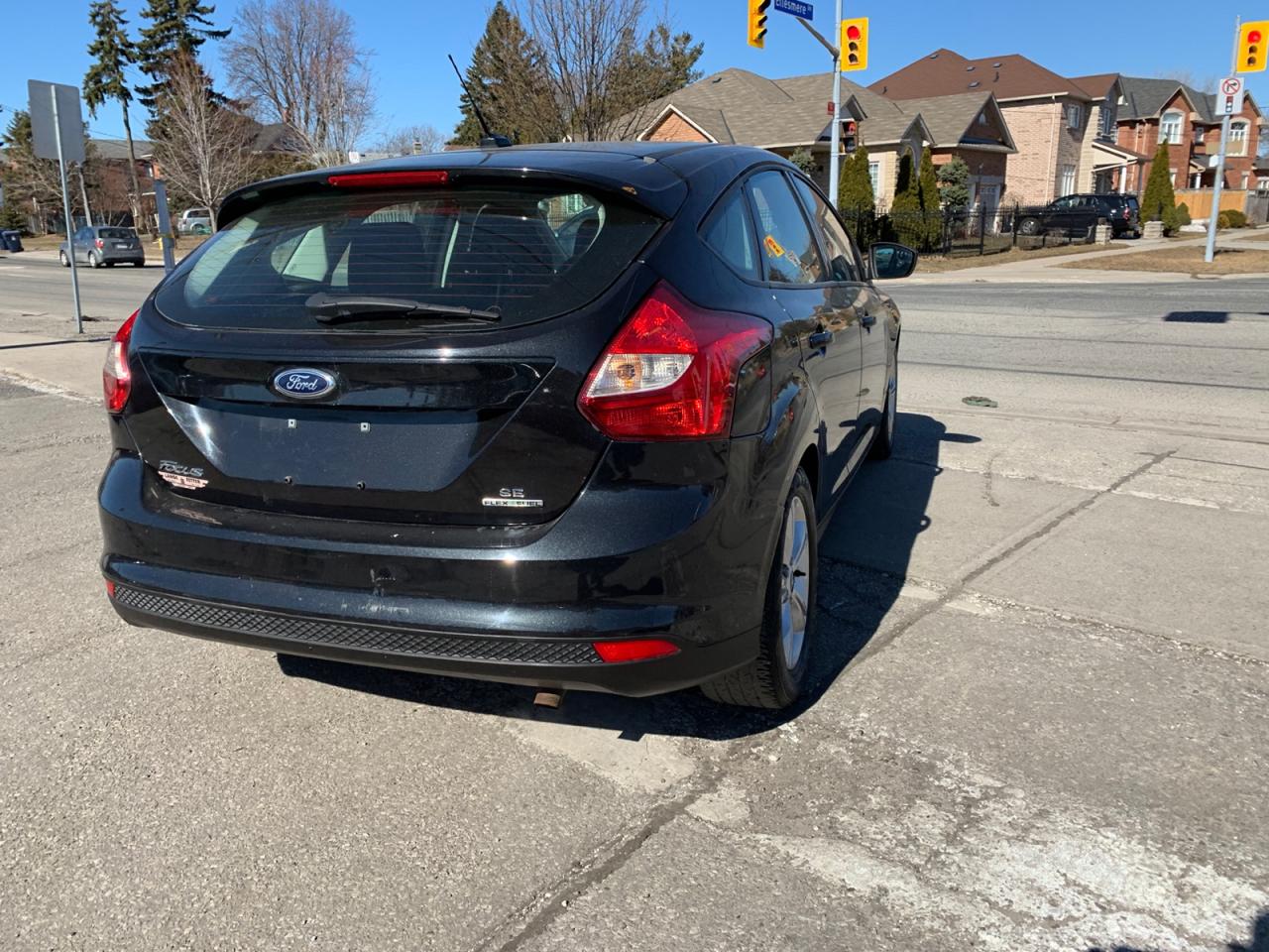 2013 Ford Focus SE Hatch Photo