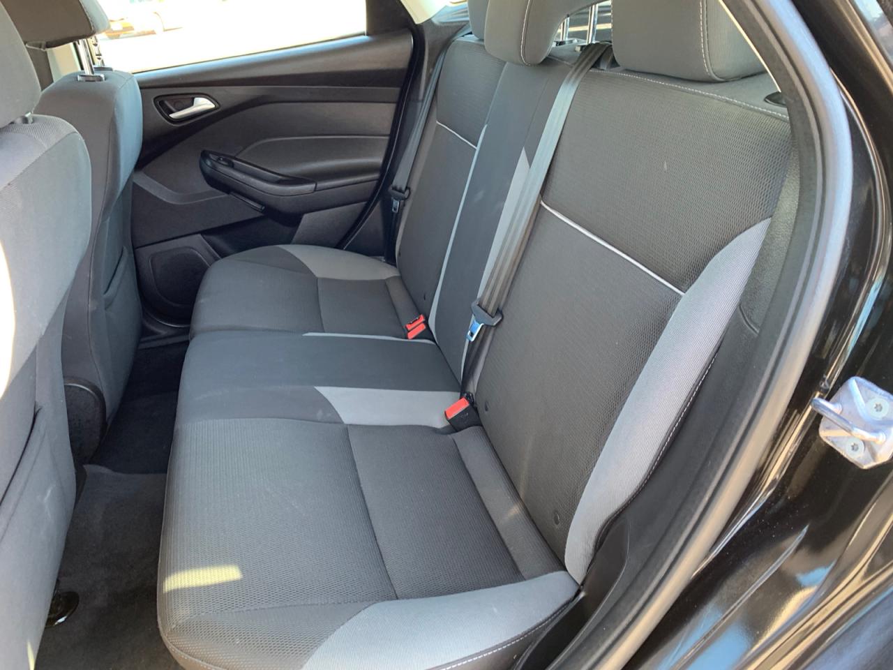 2013 Ford Focus SE Hatch Photo