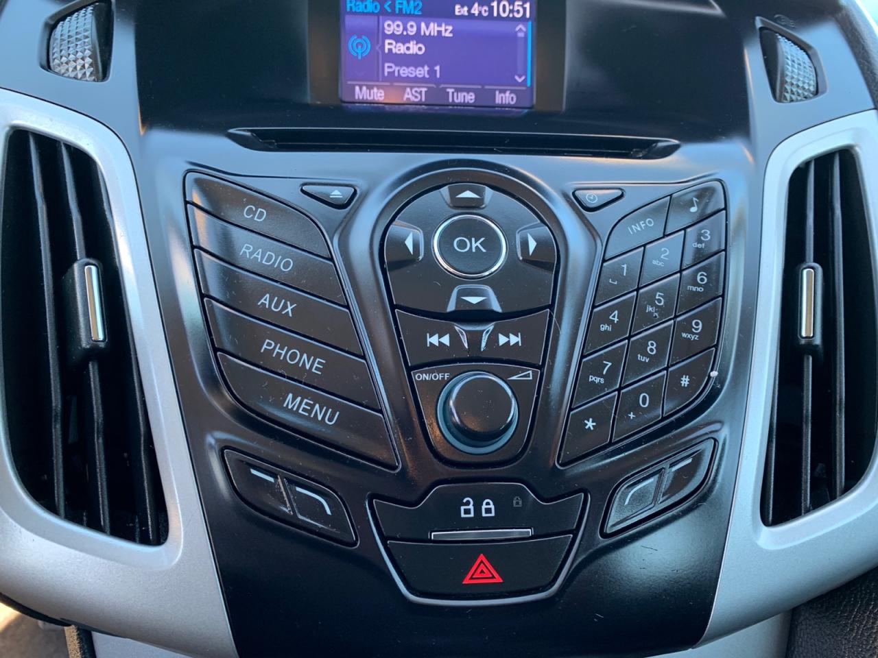 2013 Ford Focus SE Hatch Photo