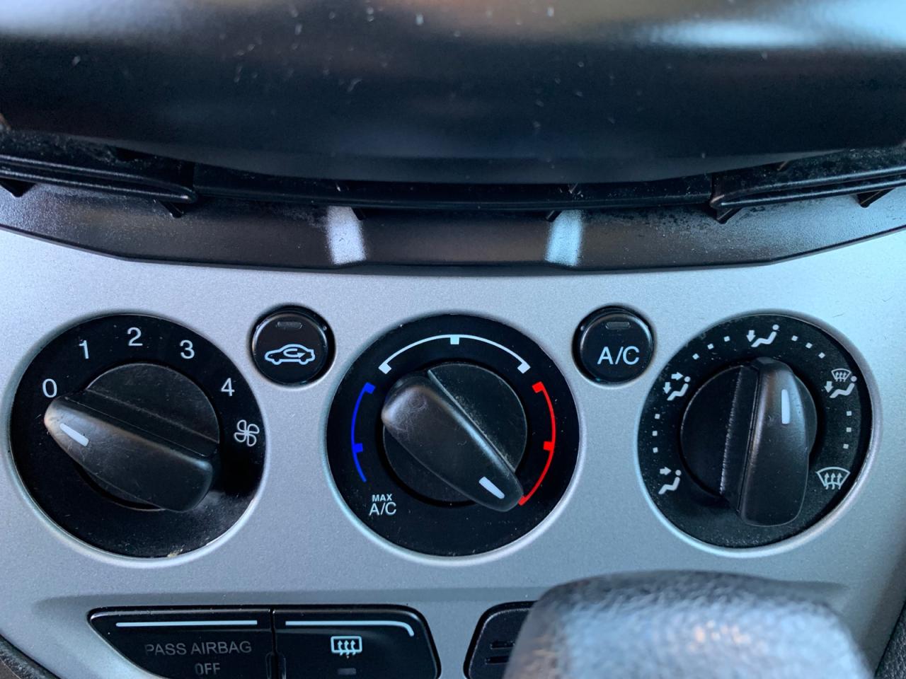 2013 Ford Focus SE Hatch Photo