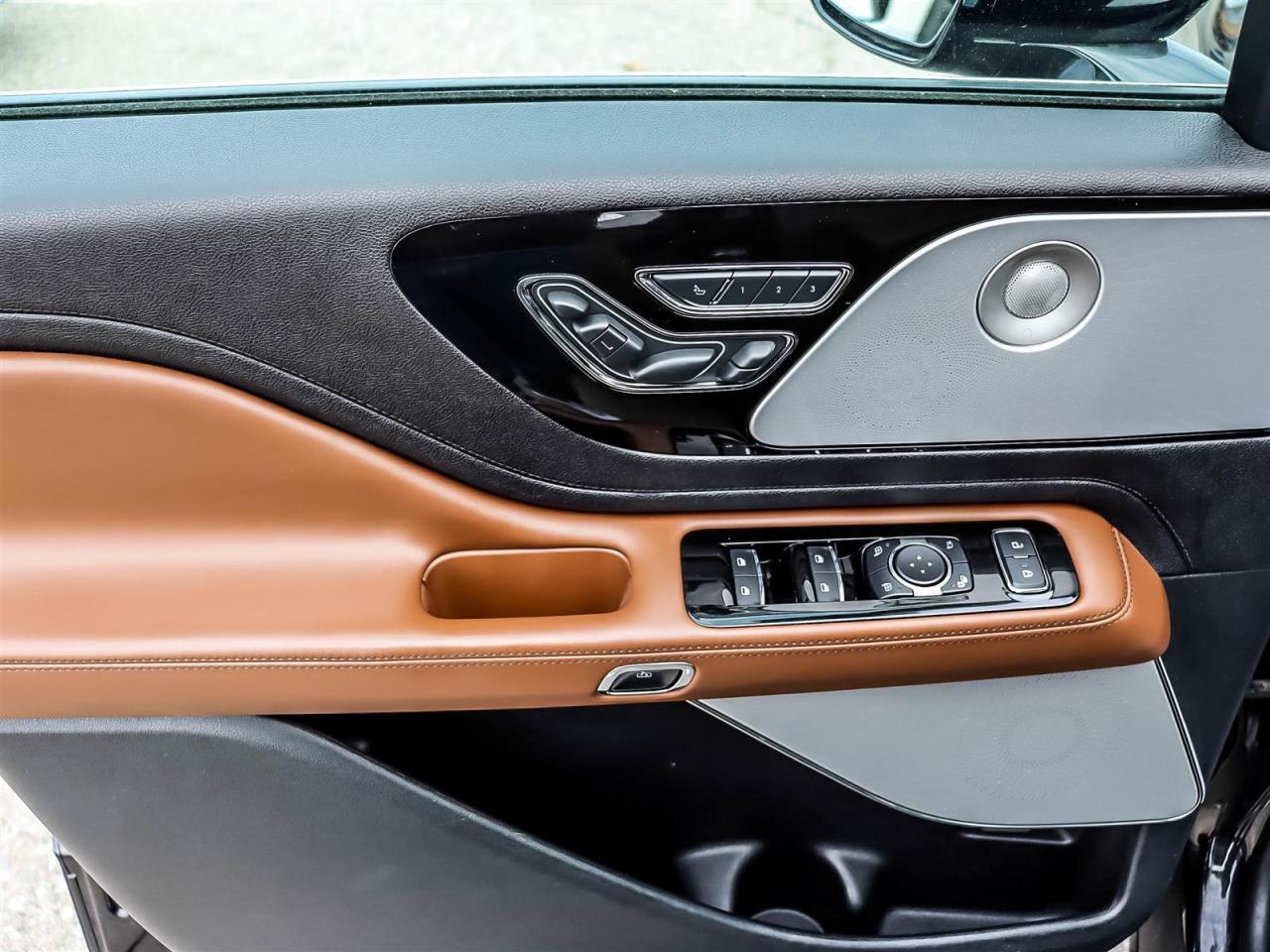 2022 Lincoln Aviator Reserve Photo4