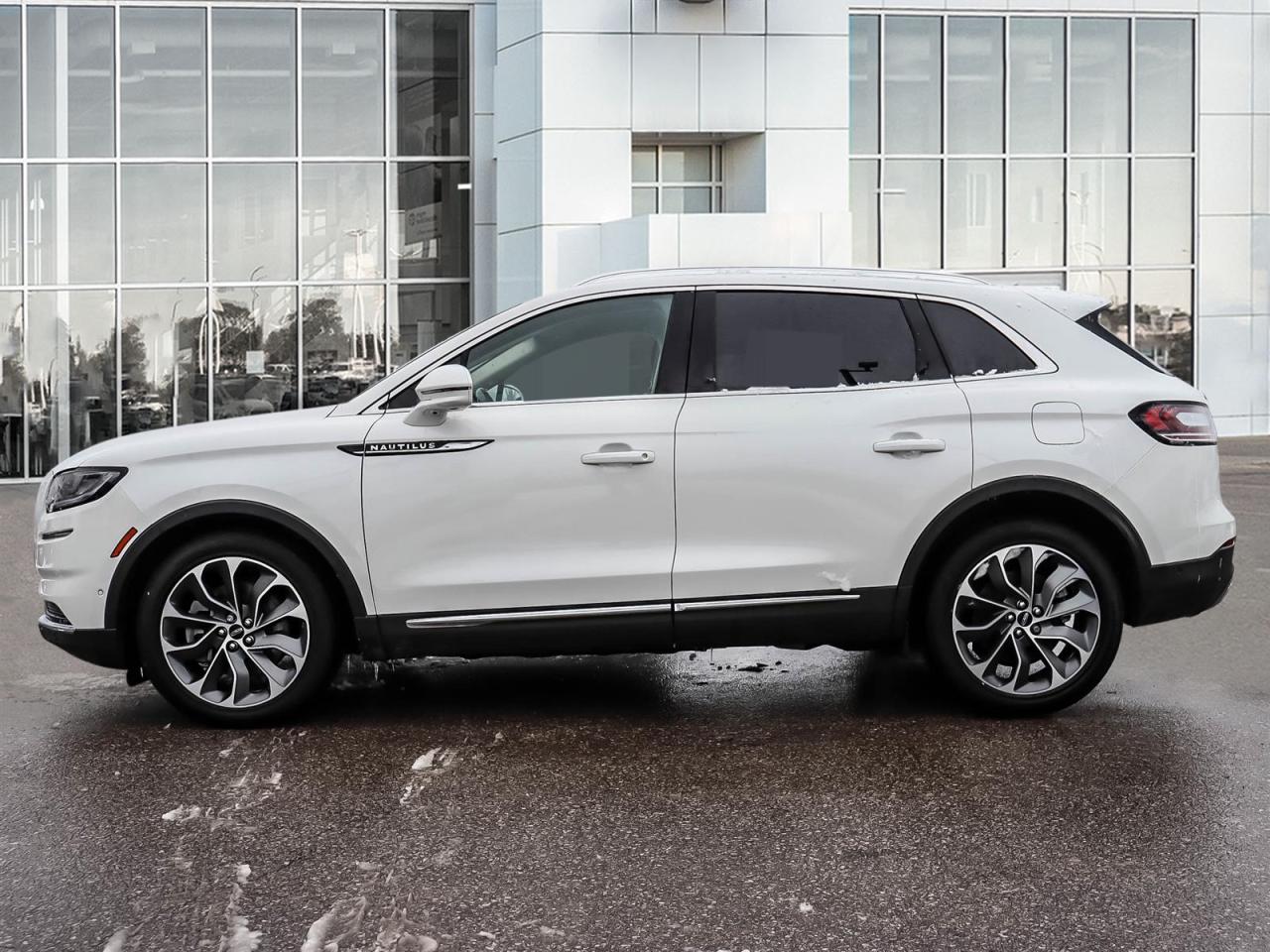 2023 Lincoln Nautilus RESERVE Photo3