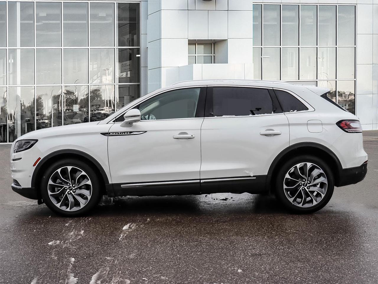 2023 Lincoln Nautilus RESERVE Photo3