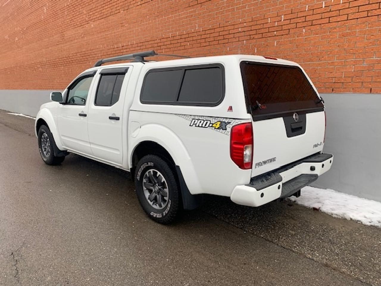 2018 Nissan Frontier PRO-4X 4x4 Photo3