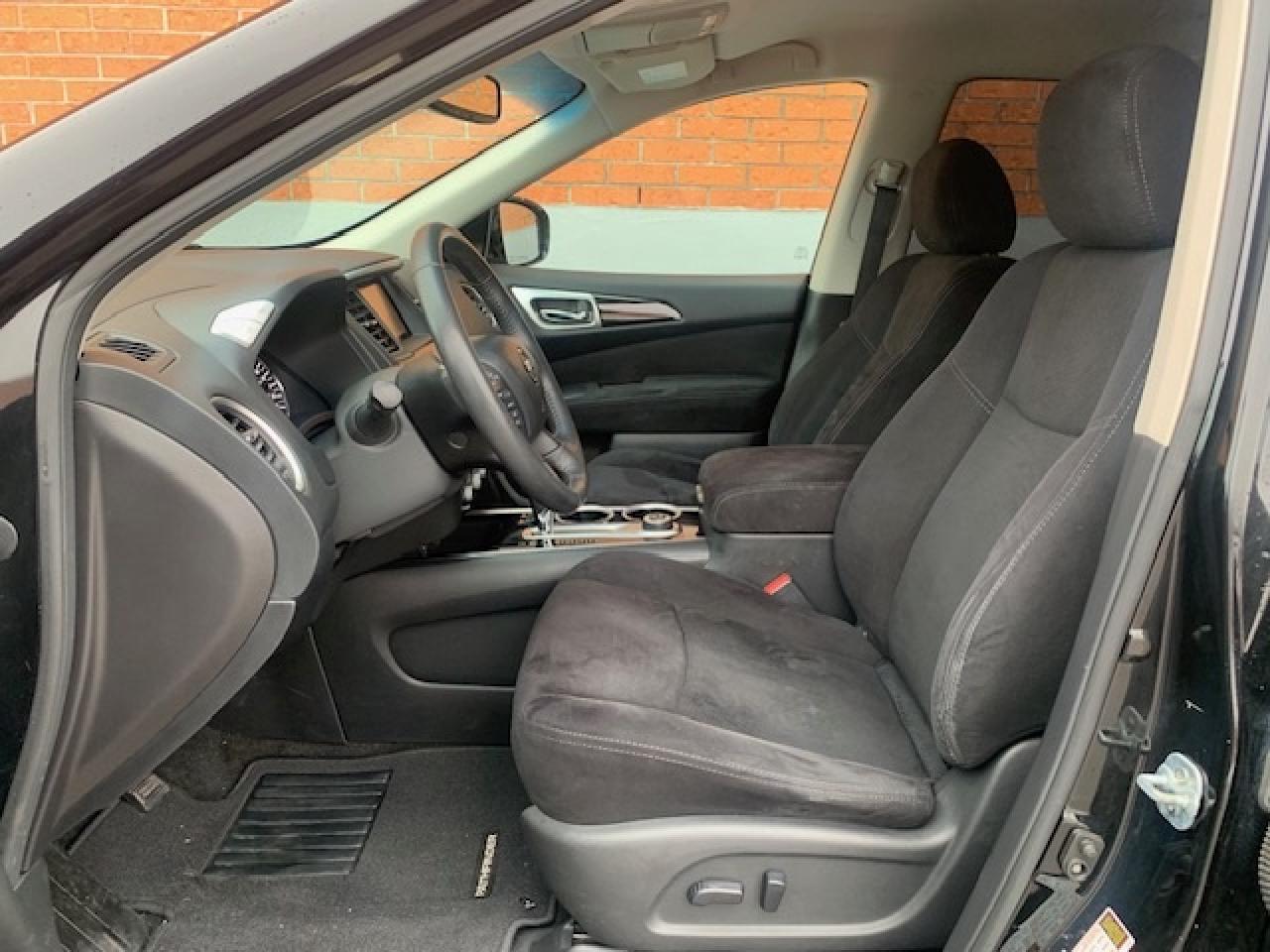 2016 Nissan Pathfinder SV AWD Photo