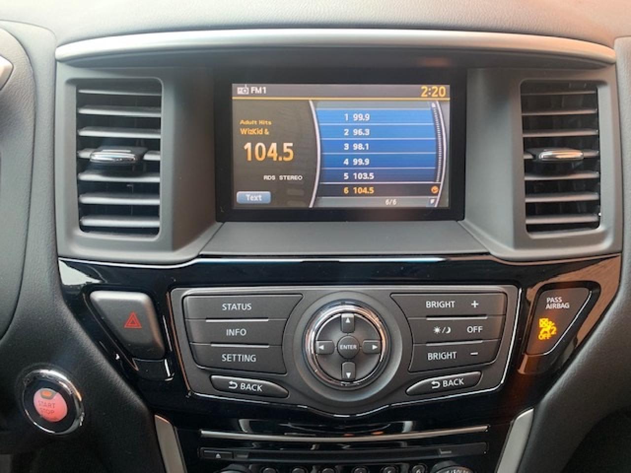 2016 Nissan Pathfinder SV AWD Photo