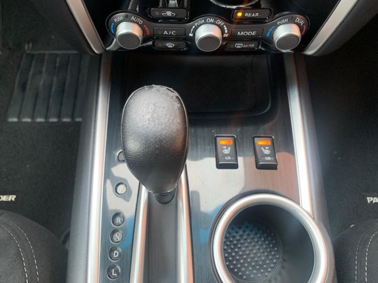 2016 Nissan Pathfinder SV AWD Photo