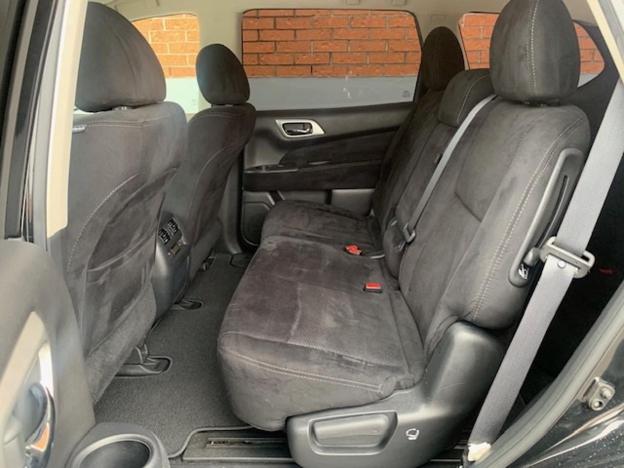 2016 Nissan Pathfinder SV AWD Photo