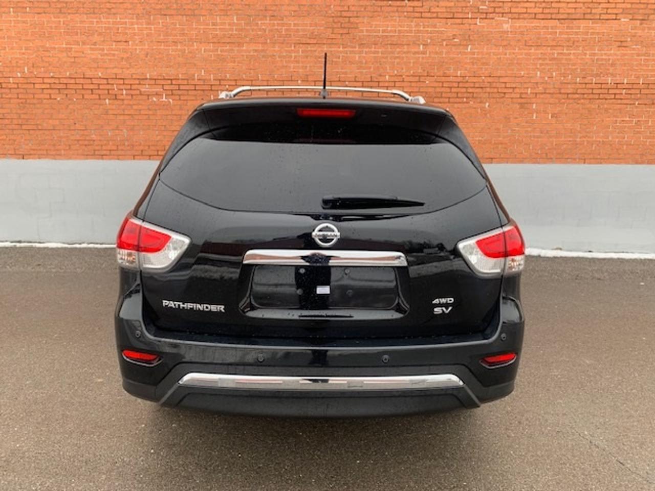 2016 Nissan Pathfinder SV AWD Photo