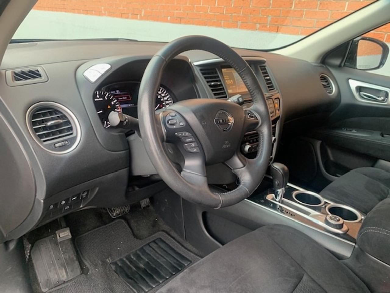2016 Nissan Pathfinder SV AWD Photo