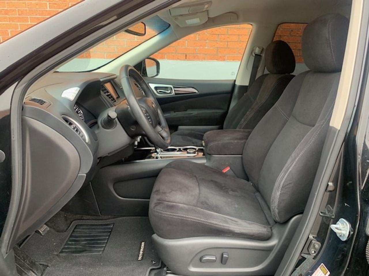 2016 Nissan Pathfinder SV AWD Photo