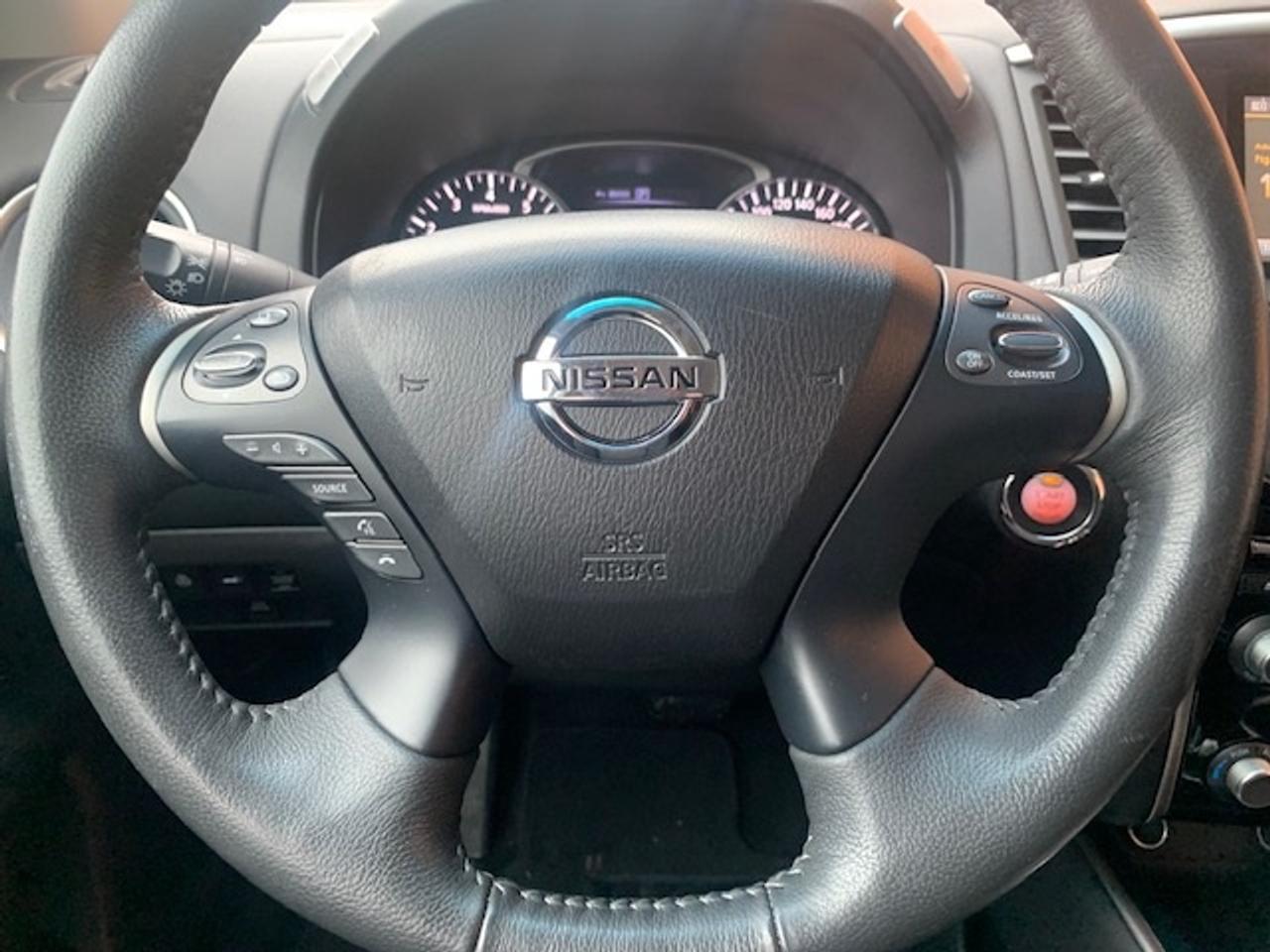 2016 Nissan Pathfinder SV AWD Photo