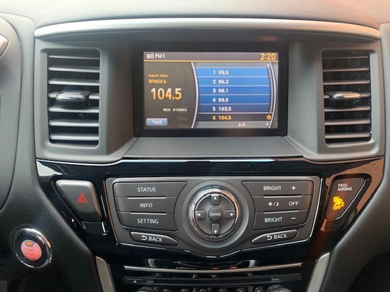 2016 Nissan Pathfinder SV AWD Photo