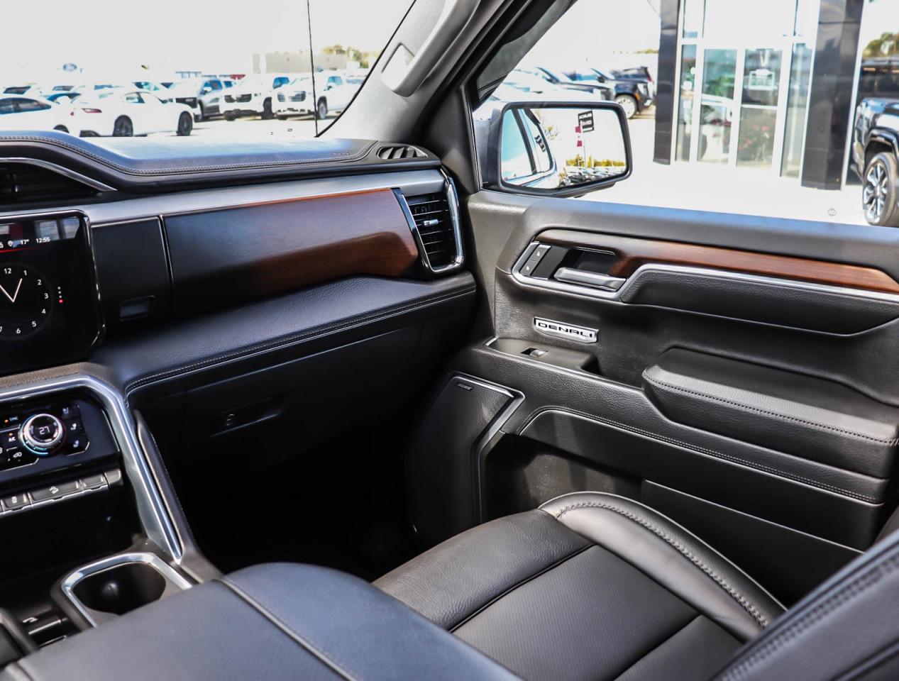 2025 GMC Sierra 1500 Denali Photo