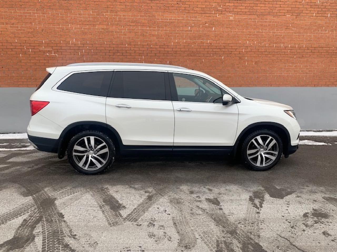 2017 Honda Pilot Touring AWD Photo