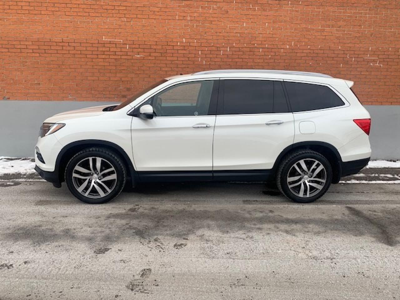 2017 Honda Pilot Touring AWD Photo