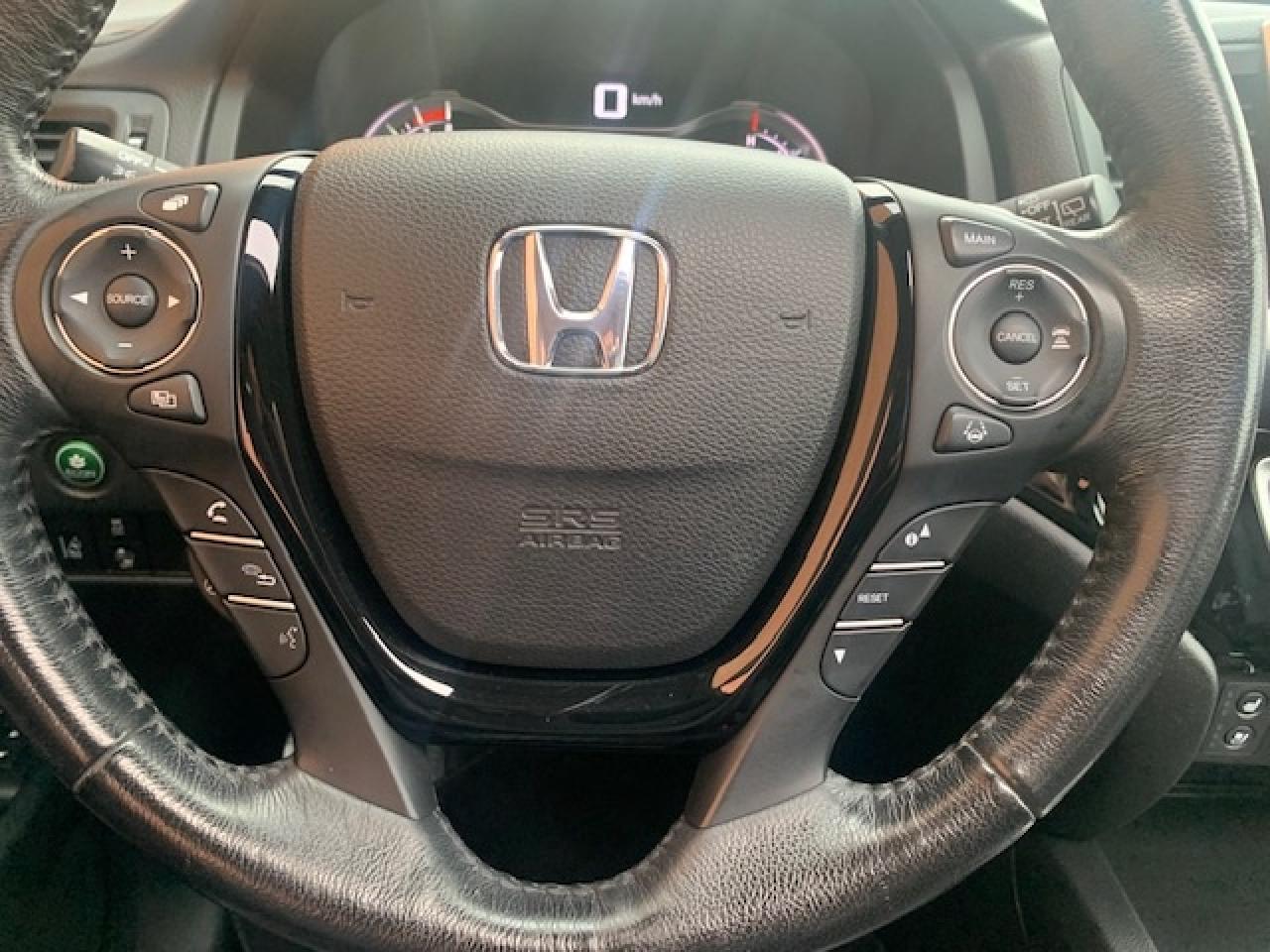 2017 Honda Pilot Touring AWD Photo