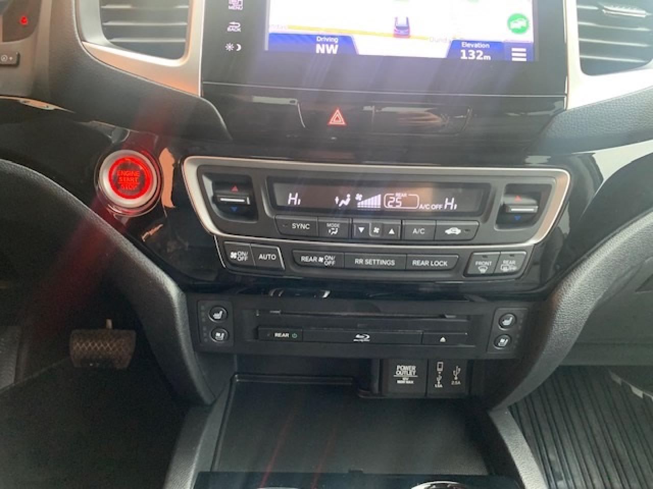 2017 Honda Pilot Touring AWD Photo