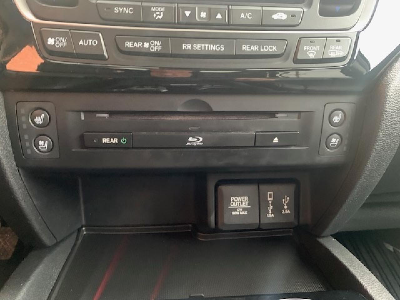 2017 Honda Pilot Touring AWD Photo