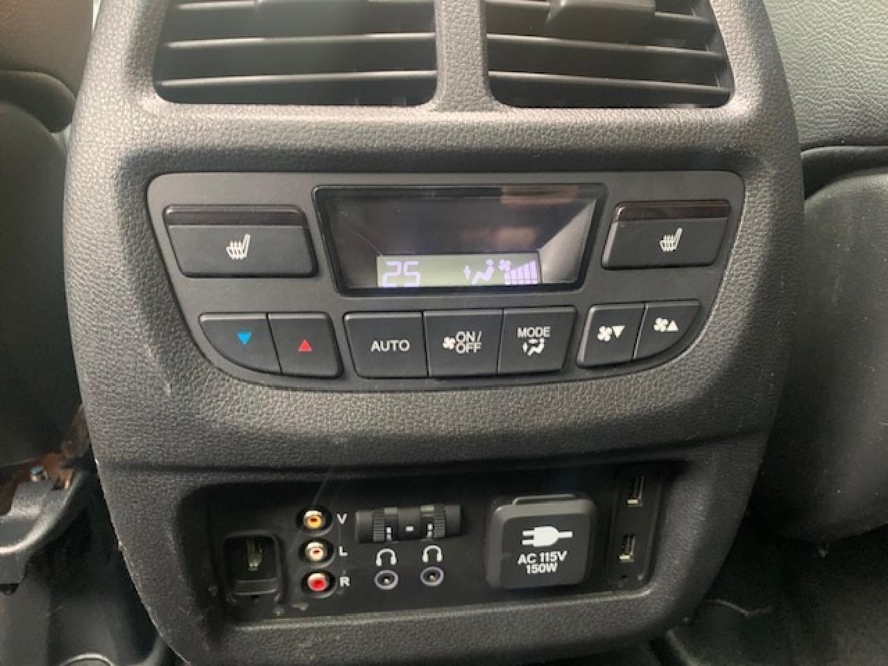 2017 Honda Pilot Touring AWD Photo