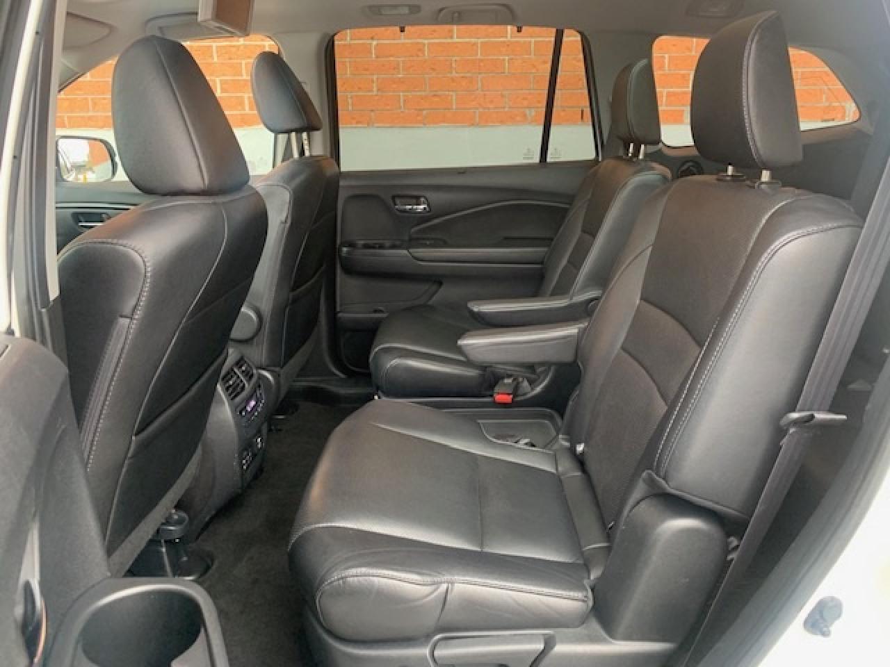 2017 Honda Pilot Touring AWD Photo