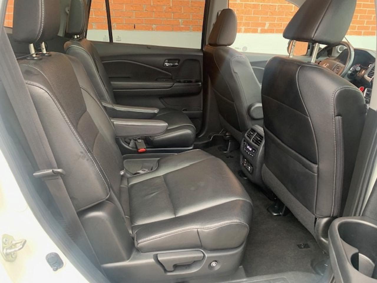 2017 Honda Pilot Touring AWD Photo