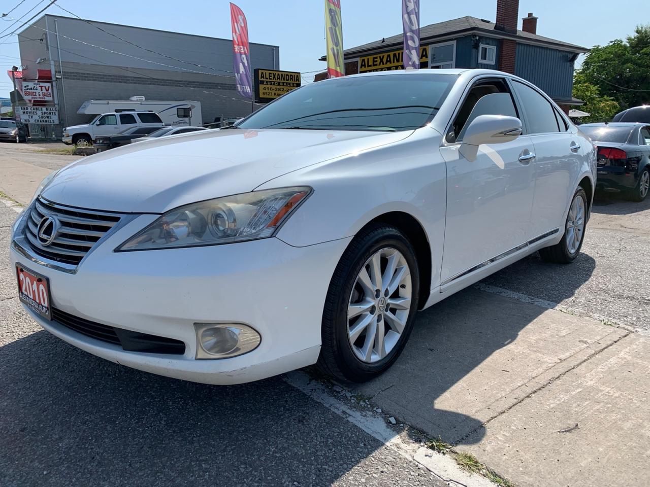 2010 Lexus ES 350 Sedan Photo