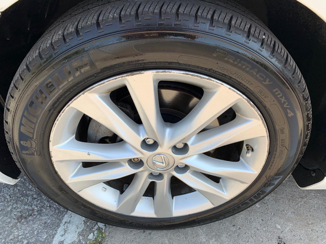 2010 Lexus ES 350 Sedan Photo