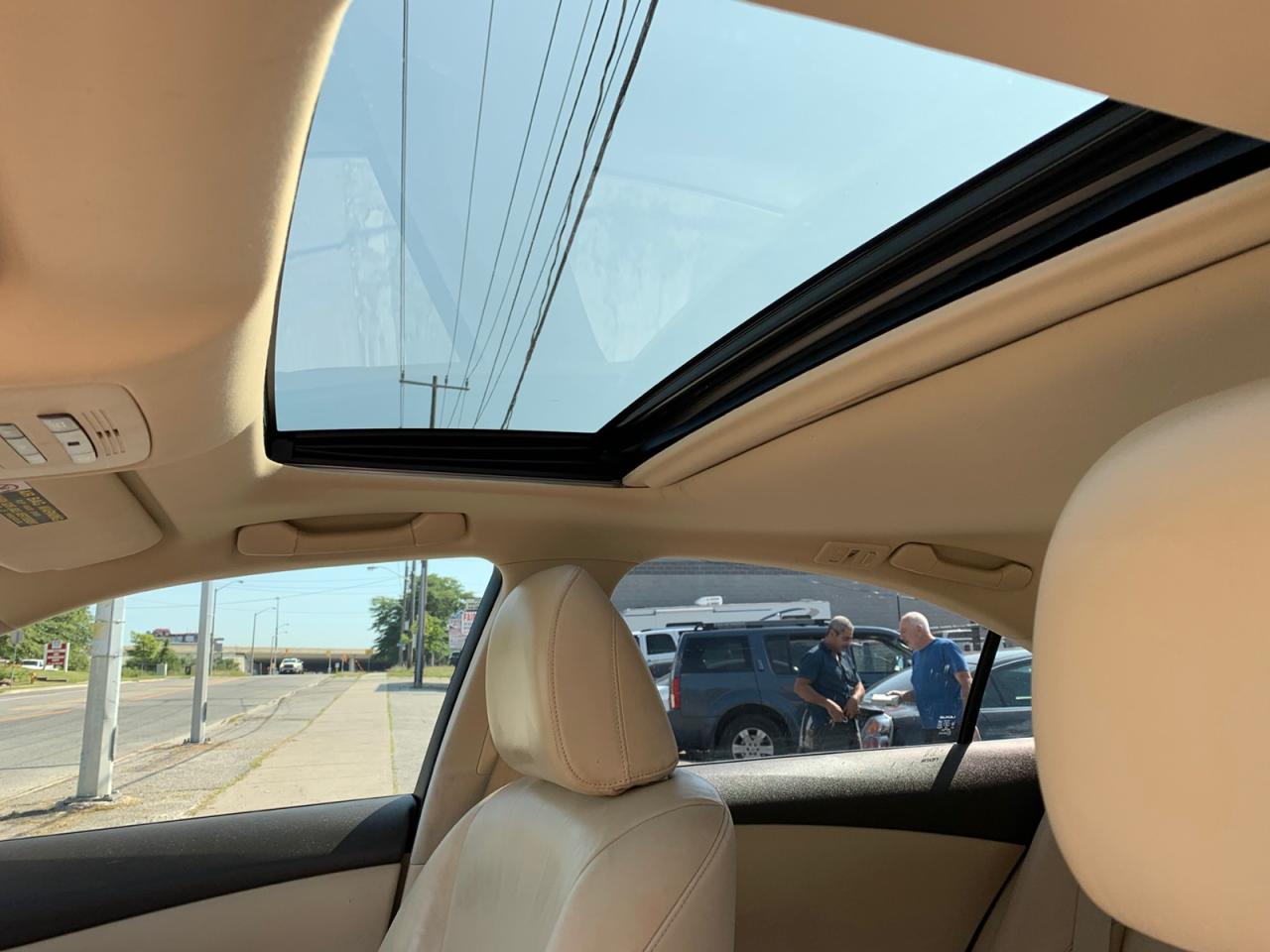 2010 Lexus ES 350 Sedan Photo