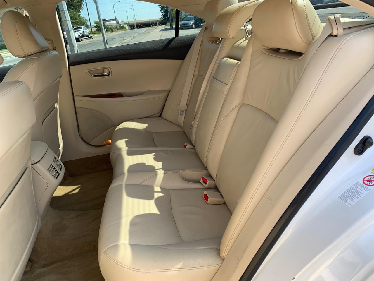 2010 Lexus ES 350 Sedan Photo